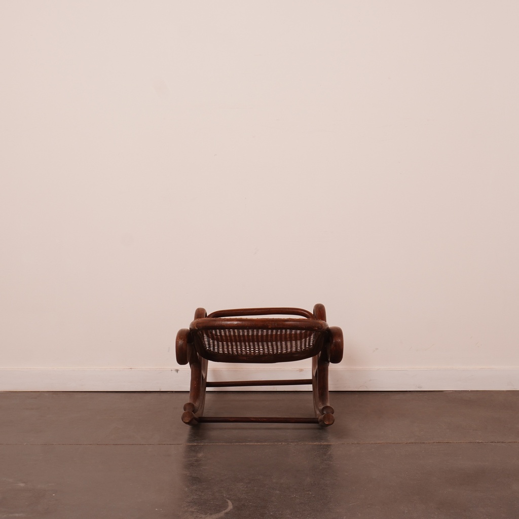 Repose pieds de style THONET