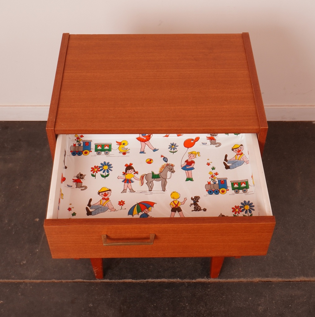 Commode en bois vintage