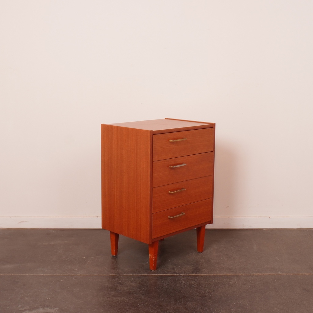 Commode en bois vintage