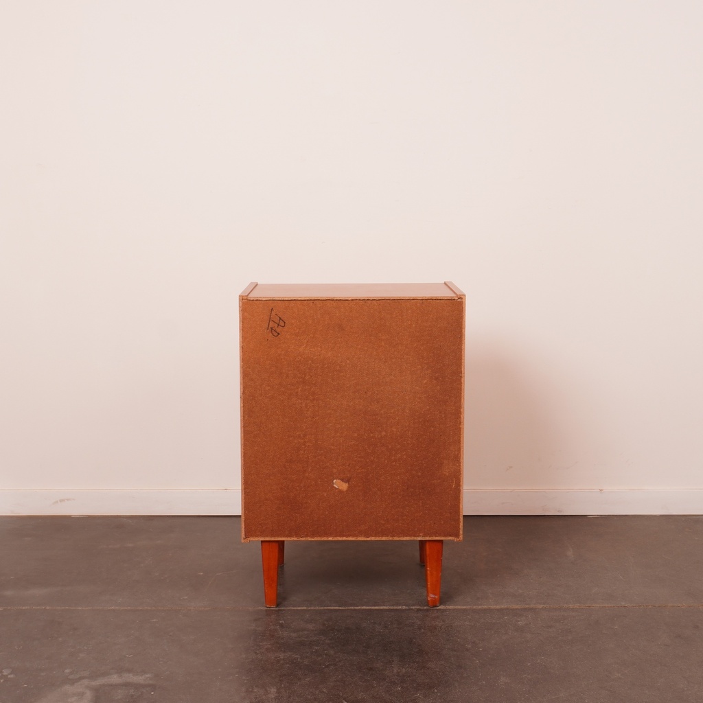 Commode en bois vintage