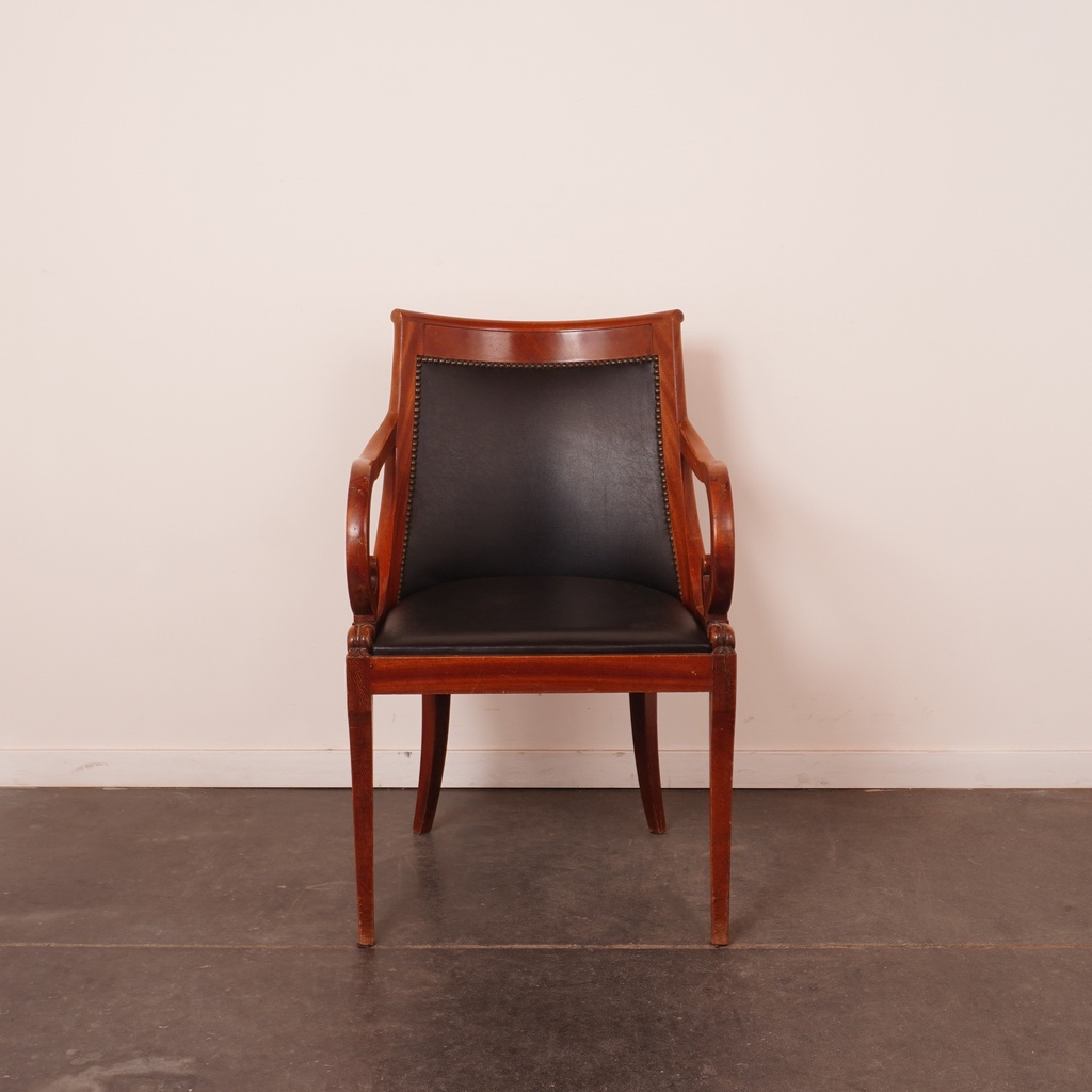 Fauteuil cabriolet de style directoire