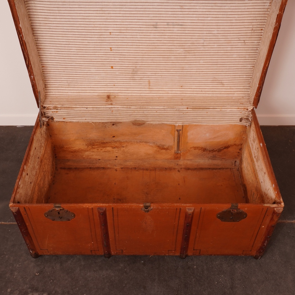 Coffre en bois vintage