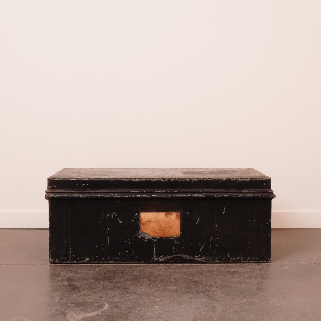 Coffre en métal vintage