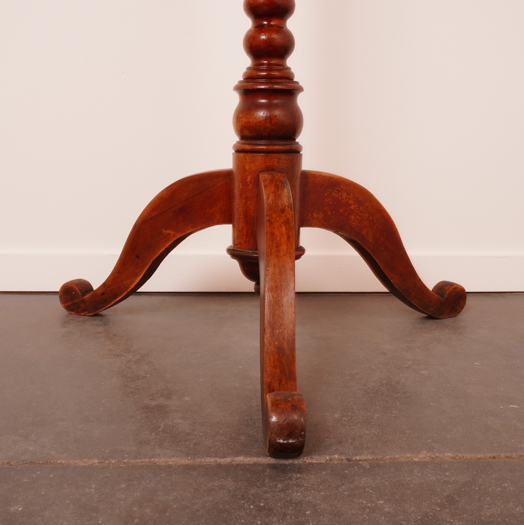 Porte manteau sur pied vintage