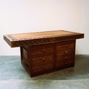Ilot/bureau en bois sculpté