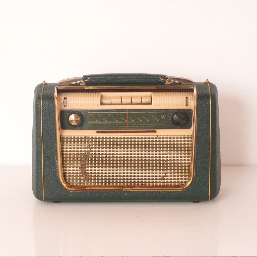 Radio ancienne GRUNDIG