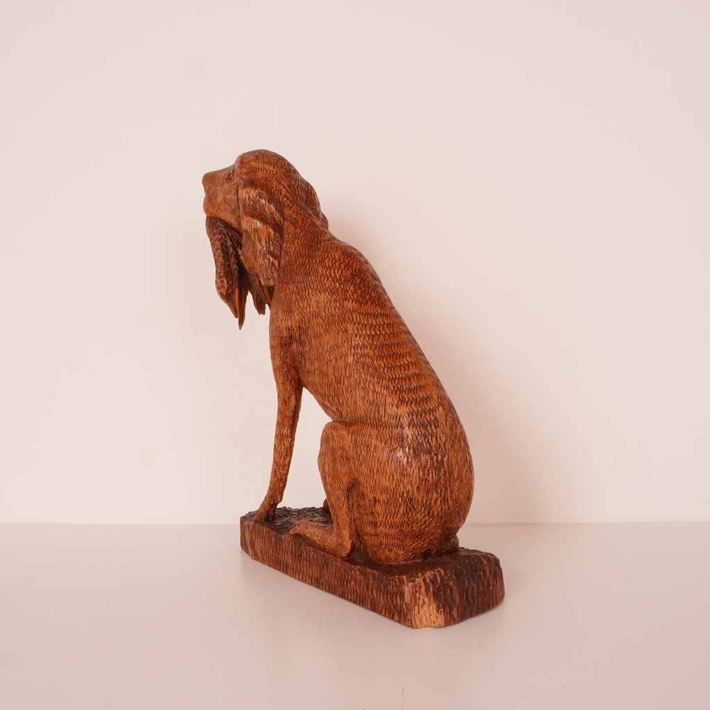 Sculpture chien en bois