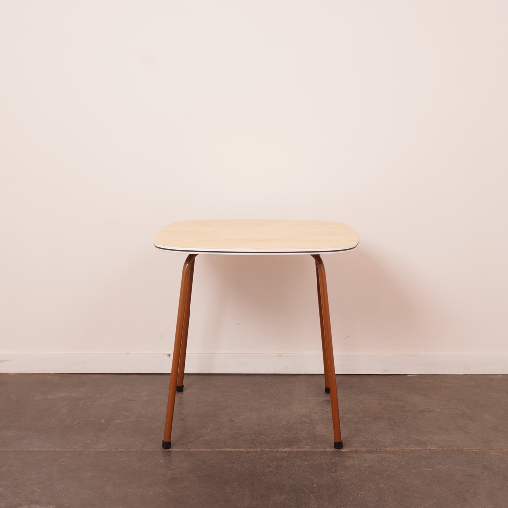 Table basse en formica