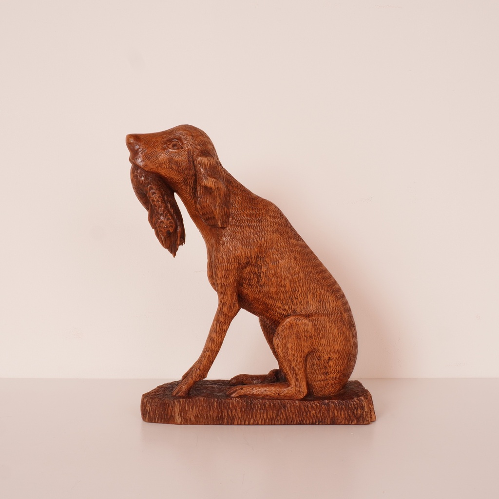 Sculpture chien en bois