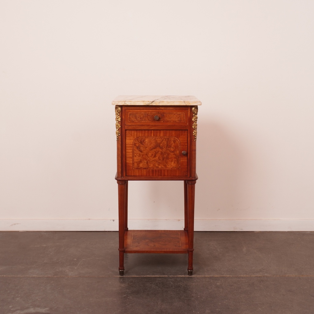 Table de chevet style Louis XVI