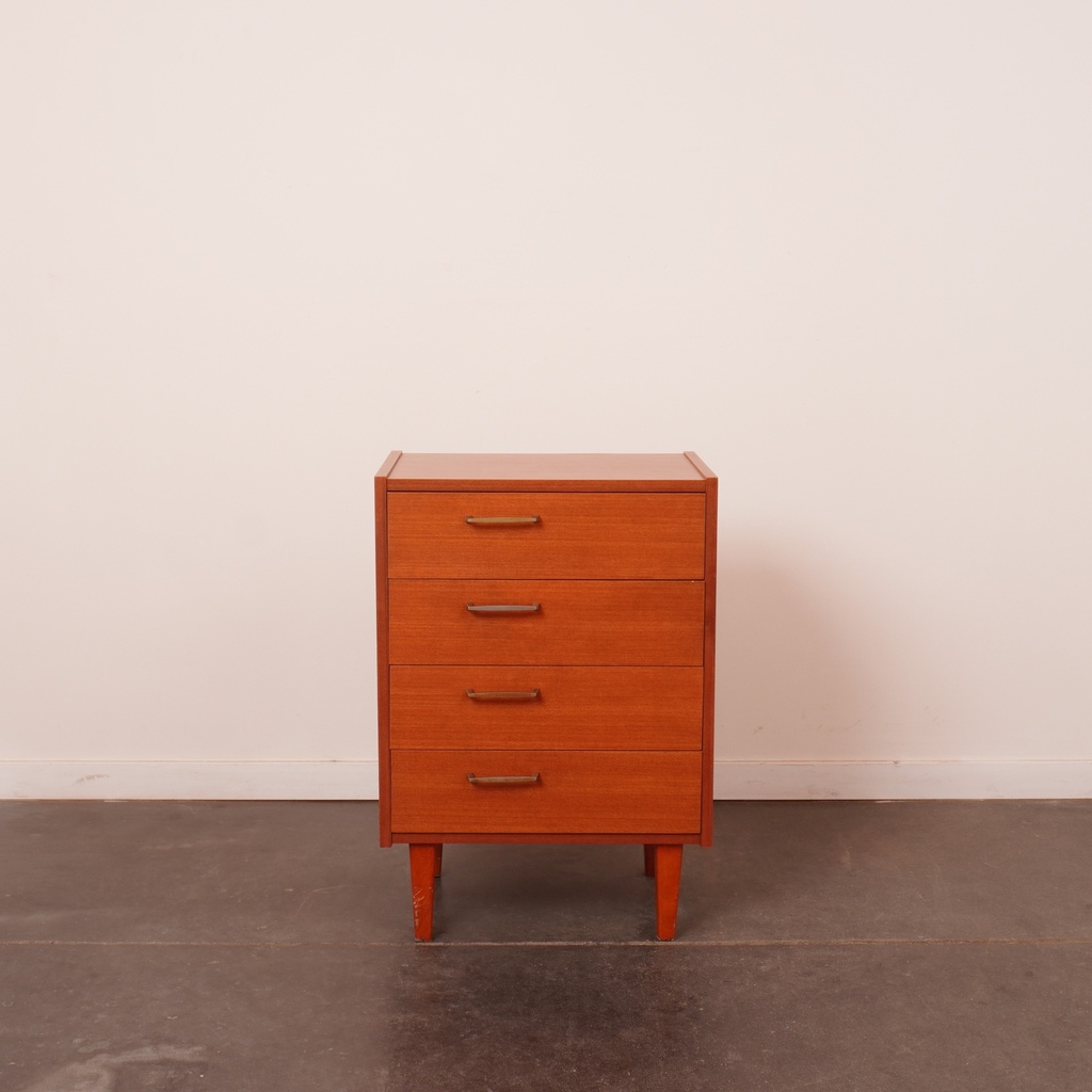 Commode en bois vintage