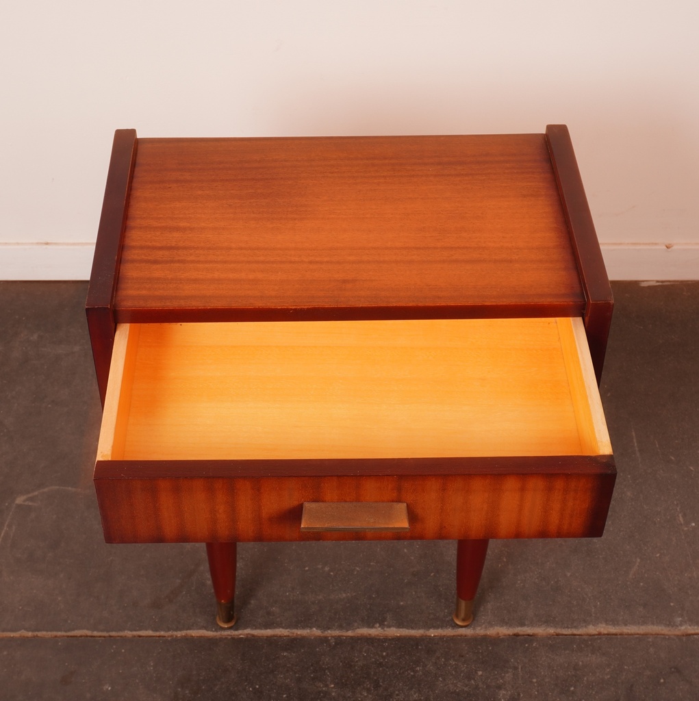 Table de nuit en bois vintage