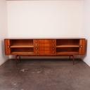 Meuble enfilade en bois exotique