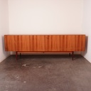 Meuble enfilade en bois exotique