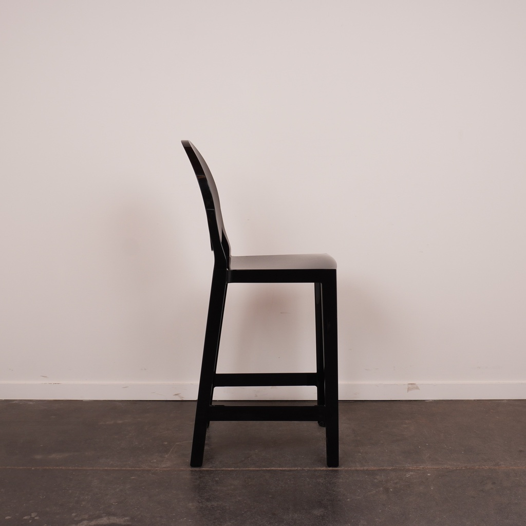 Chaise de bar noir brillant Kartell