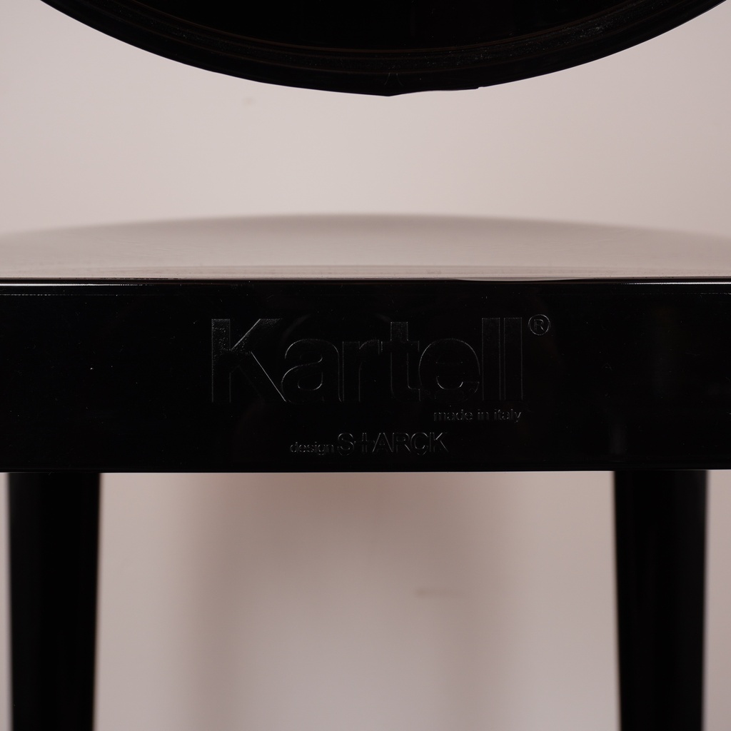 Chaise de bar noir brillant Kartell