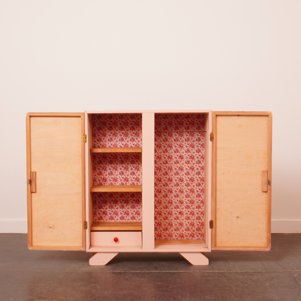 Penderie en bois enfant