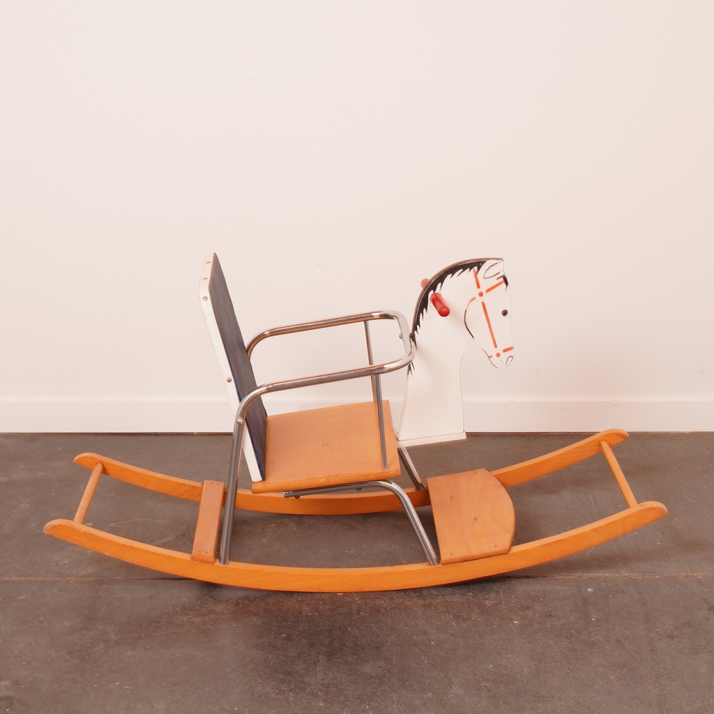 Cheval à bascule enfant