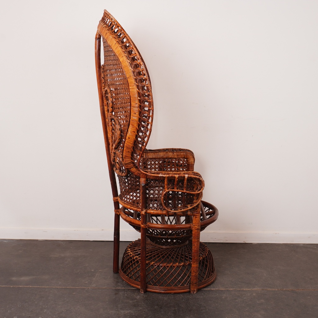 Fauteuil rotin "Peacock" vintage