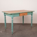 Table en bois vintage