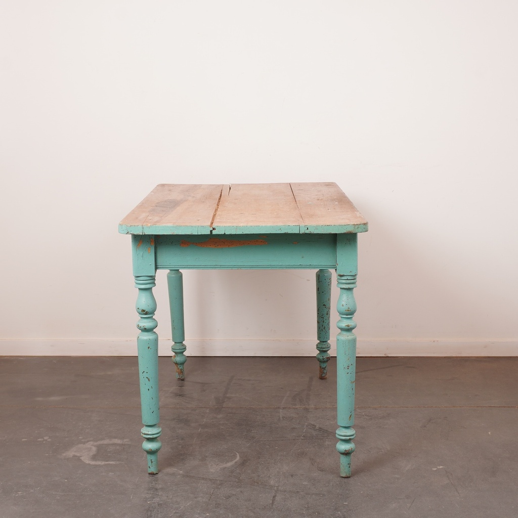 Table en bois vintage