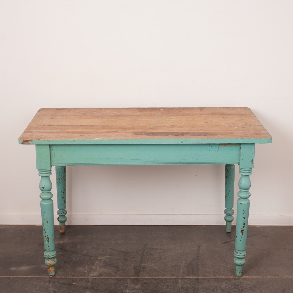 Table en bois vintage
