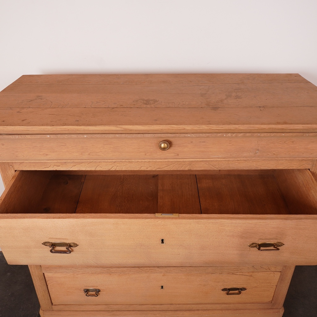 Commode en bois aérogommé