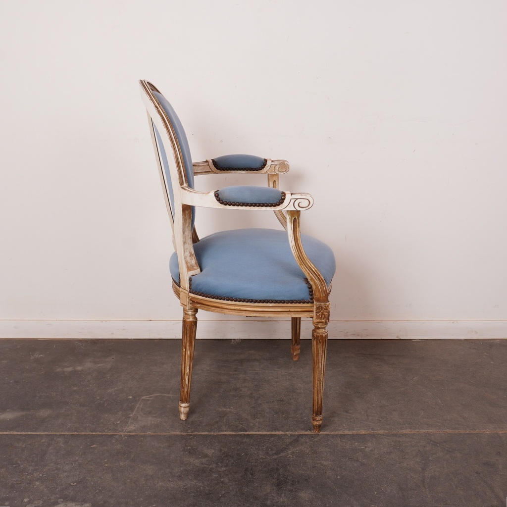 Suite de chaises de style
