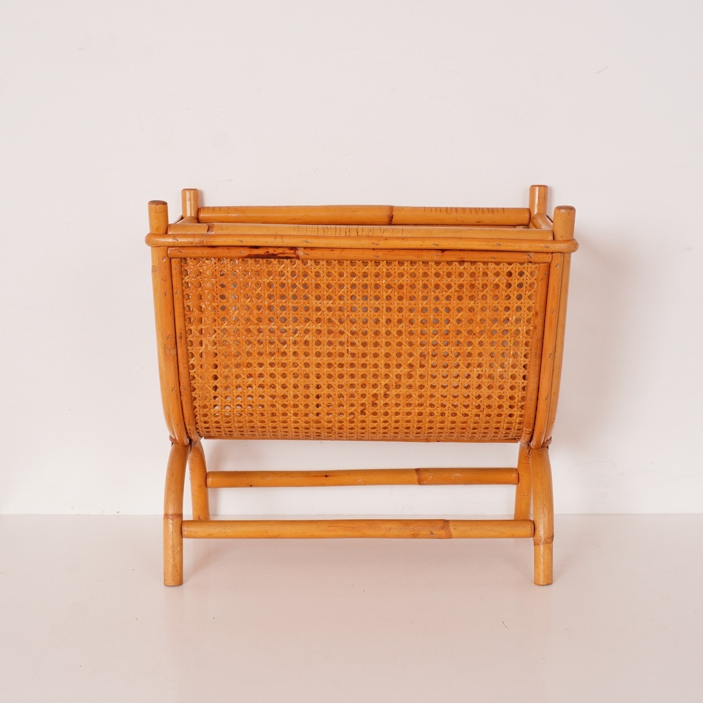 Porte journal en rotin vintage