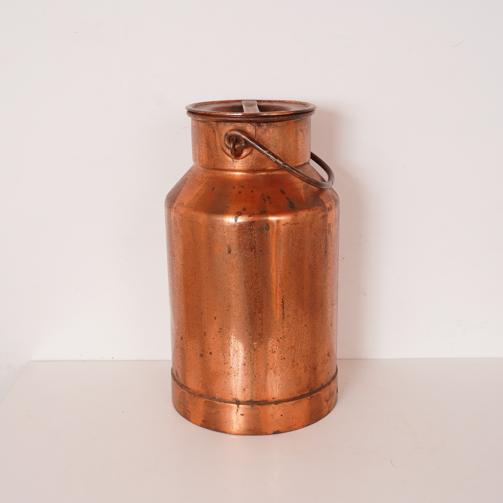 Bidon à lait en cuivre
