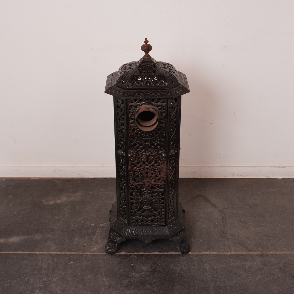 Poêle en fonte ancien