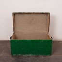 Coffre en bois peint vintage