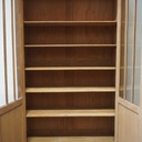 Meuble vitré en bois aérogommé
