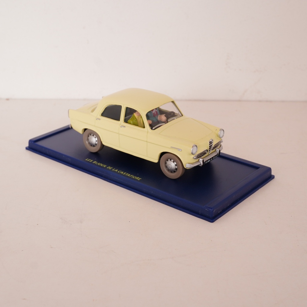 Figurine TINTIN " Les bijoux de la Castafiore"