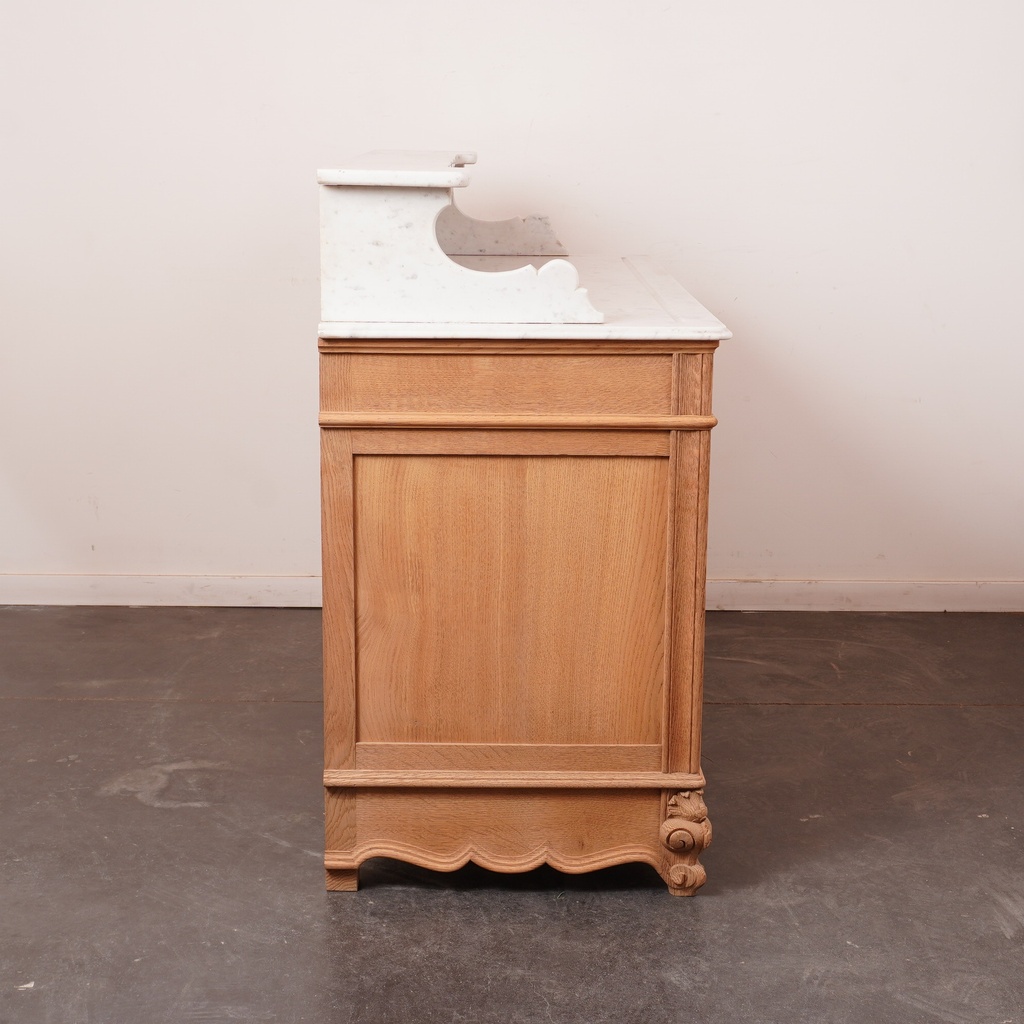 Meuble en bois aérogommé