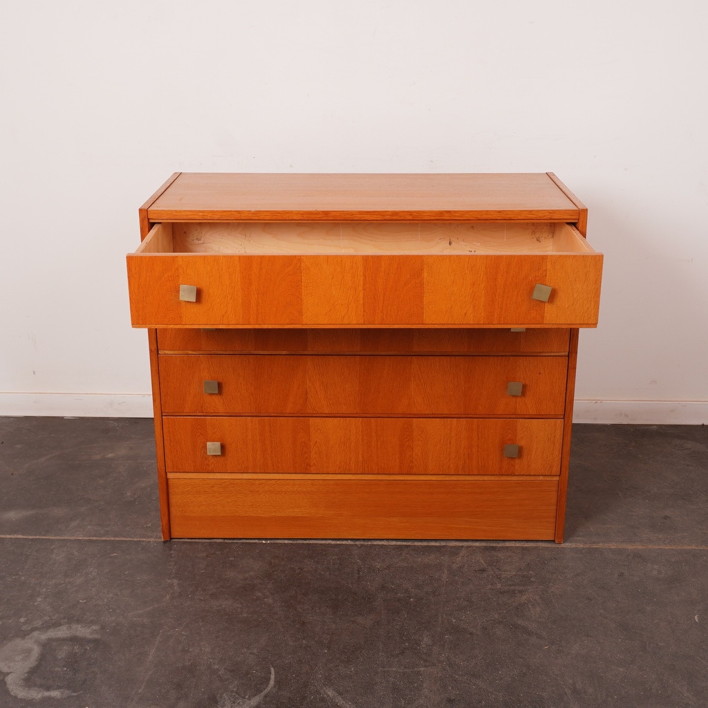 Commode en bois vintage