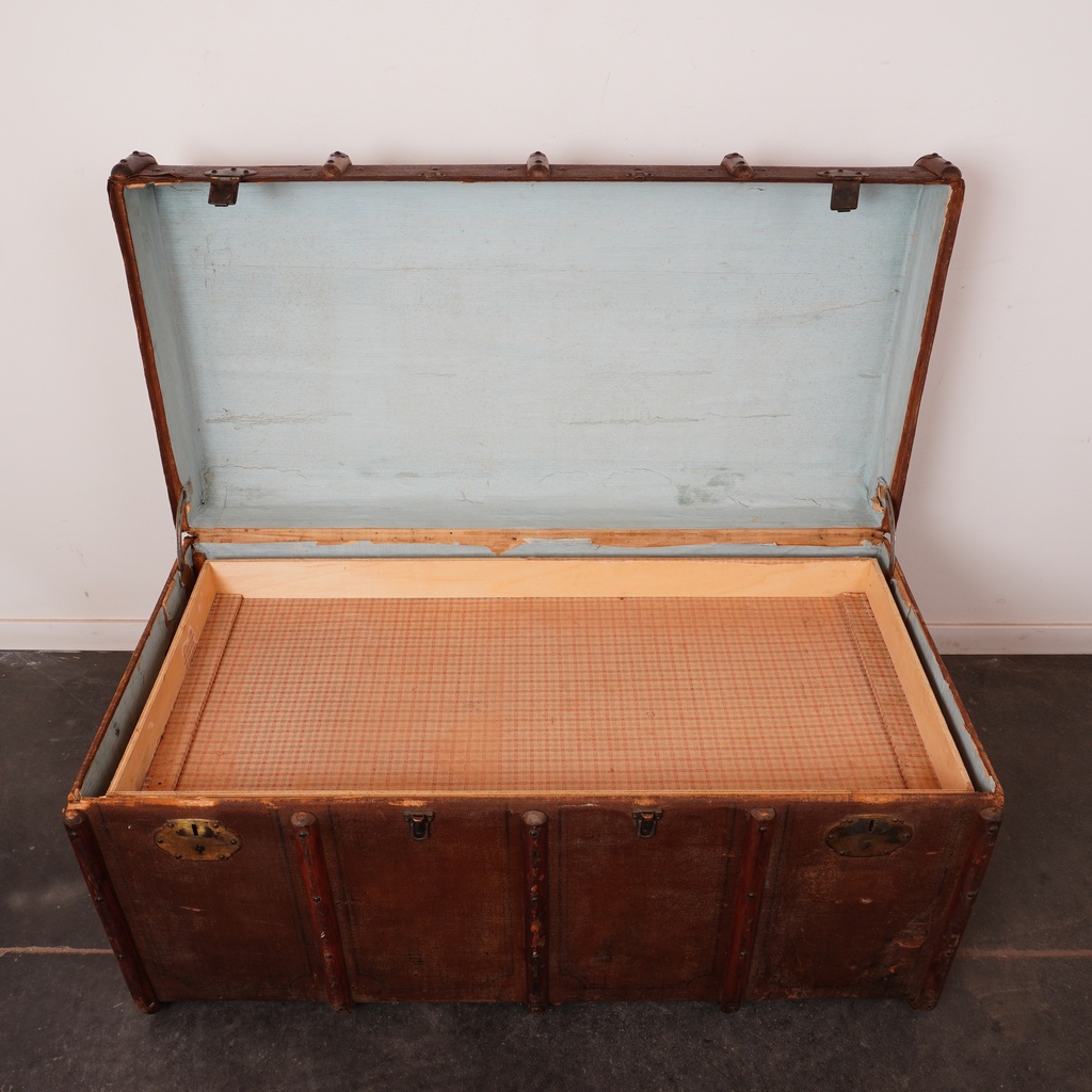 Malle de voyage ancienne