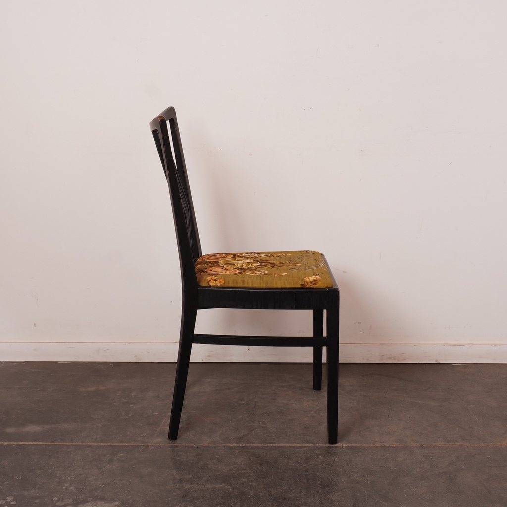 Chaise à barreaux vintage