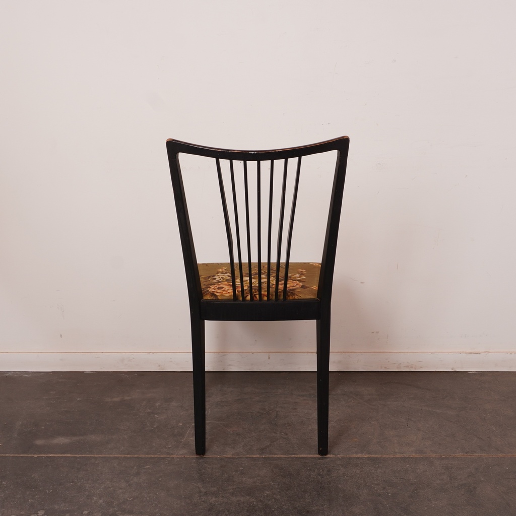 Chaise à barreaux vintage