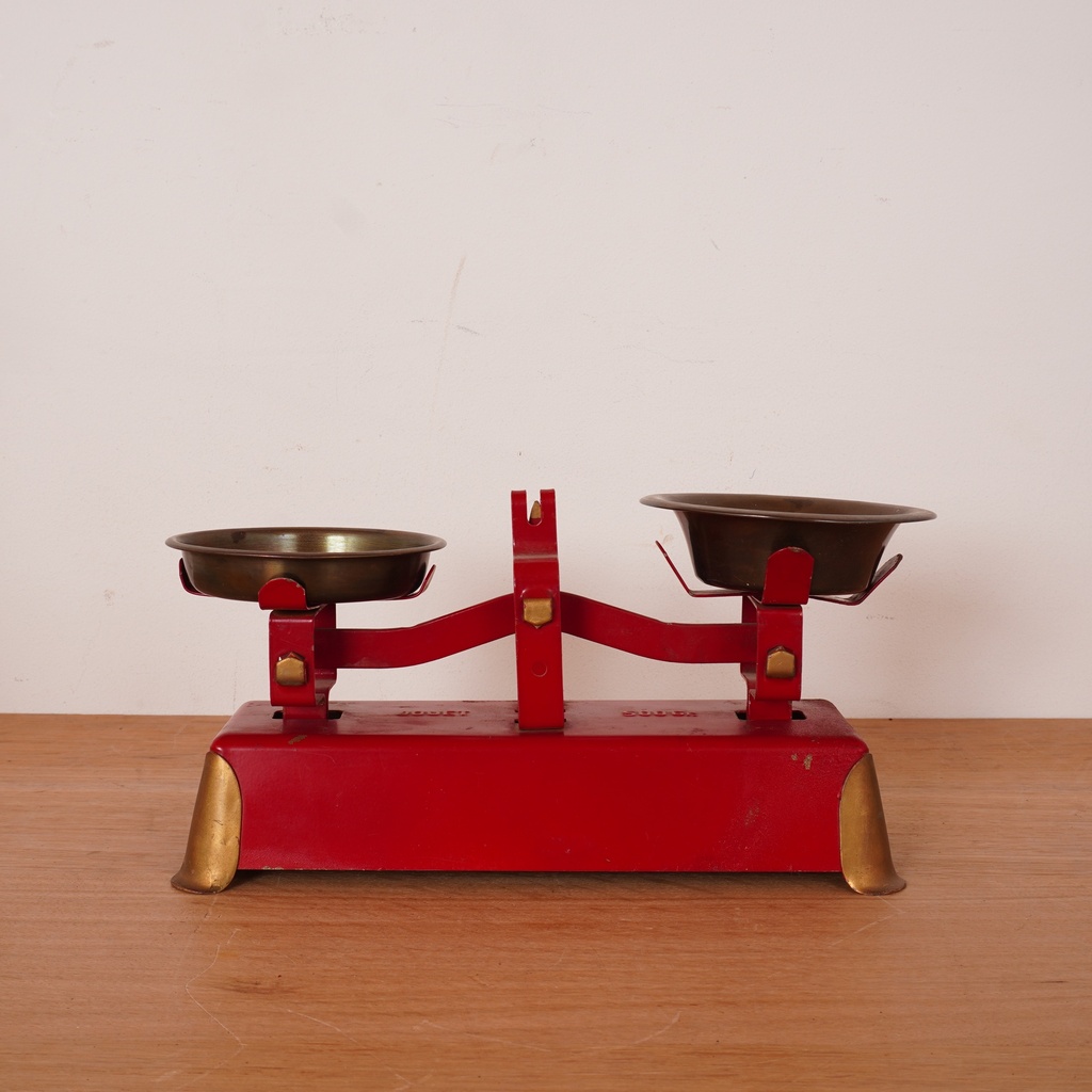 Balance en métal vintage