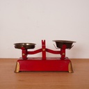 Balance en métal vintage