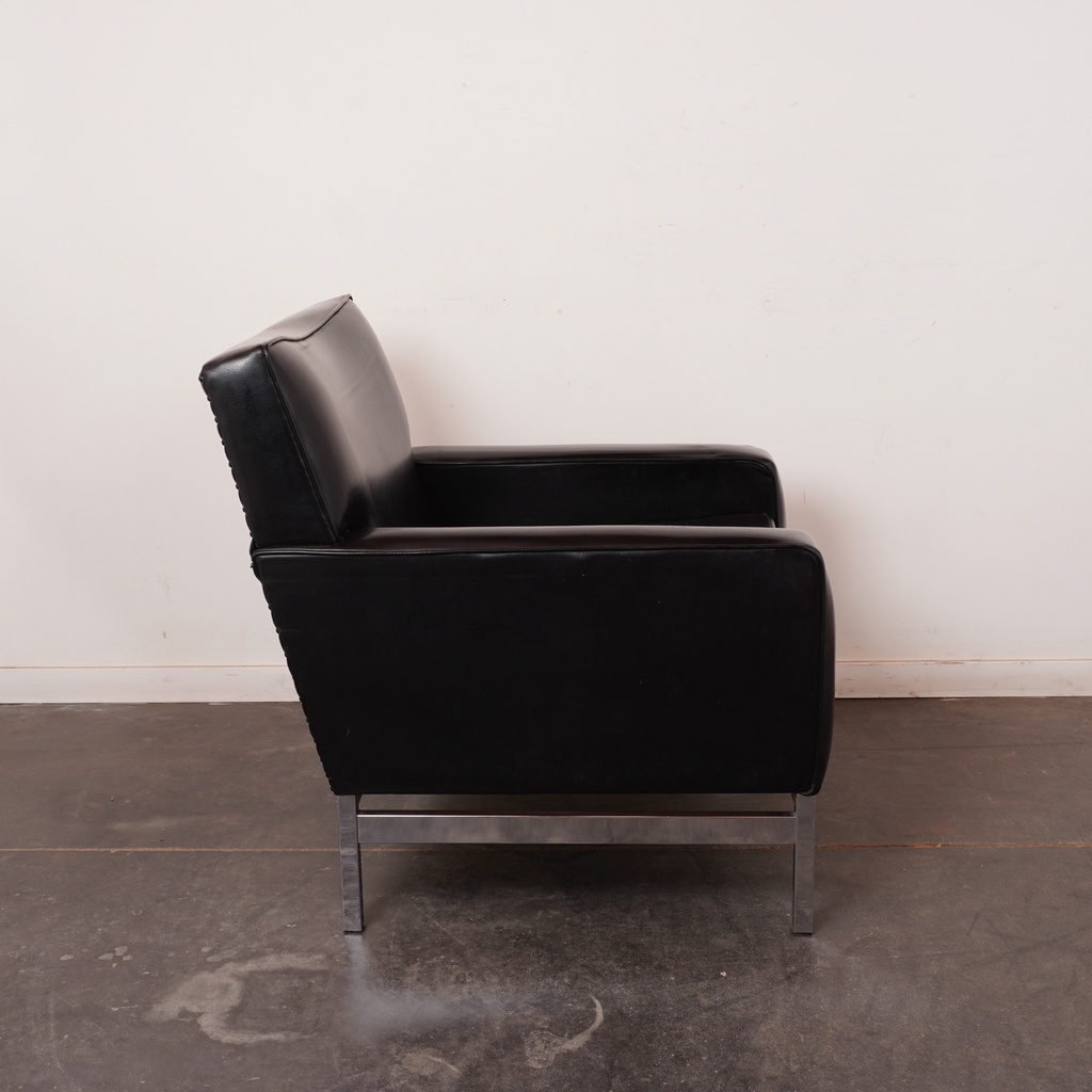 Paire de fauteuils simili vintage