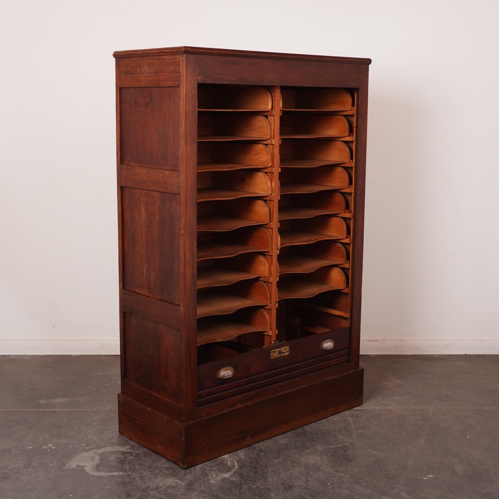 Meuble classeur à rideau vintage