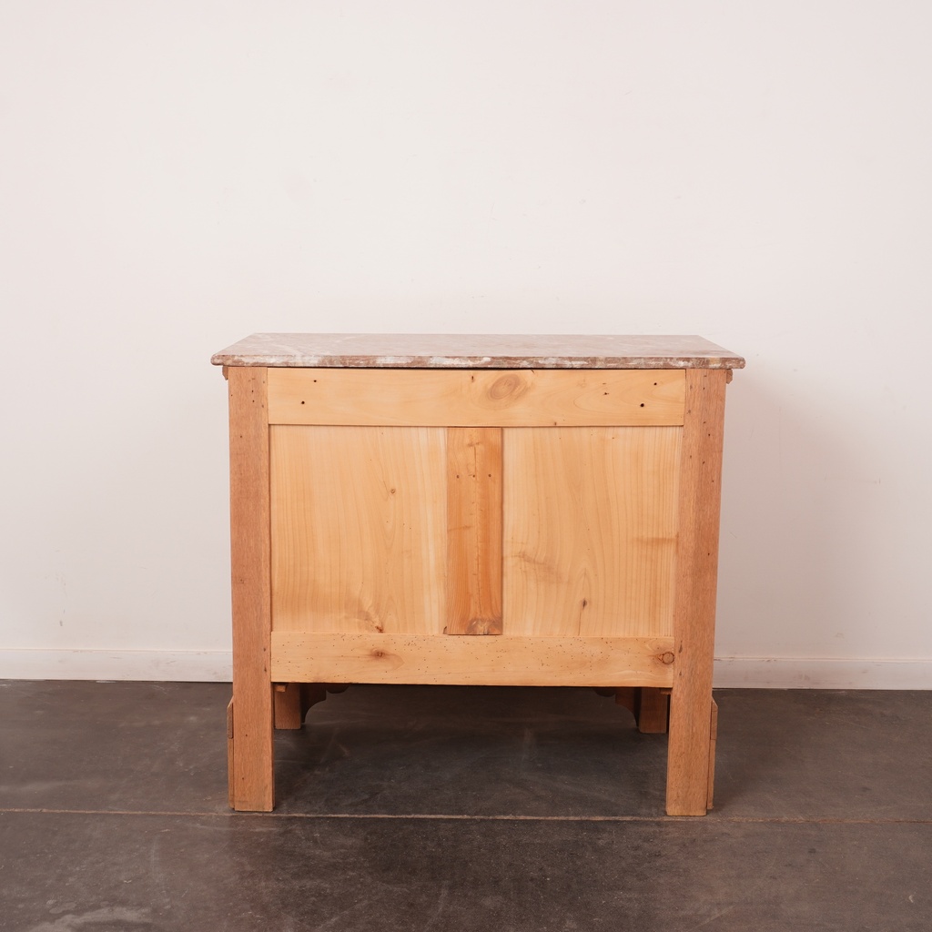Commode en bois aérogommé