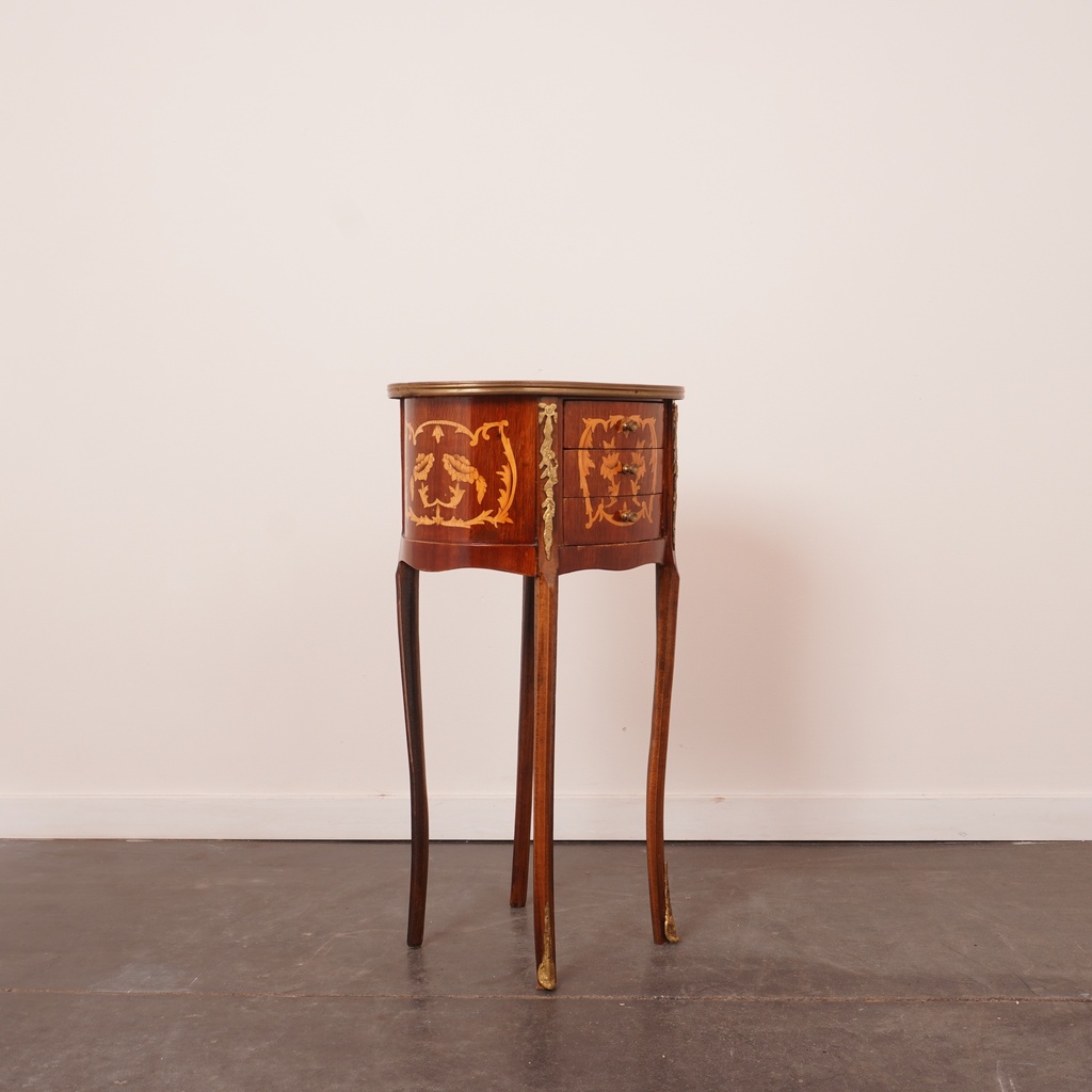 Table d'appoint/chevet style Louis XV