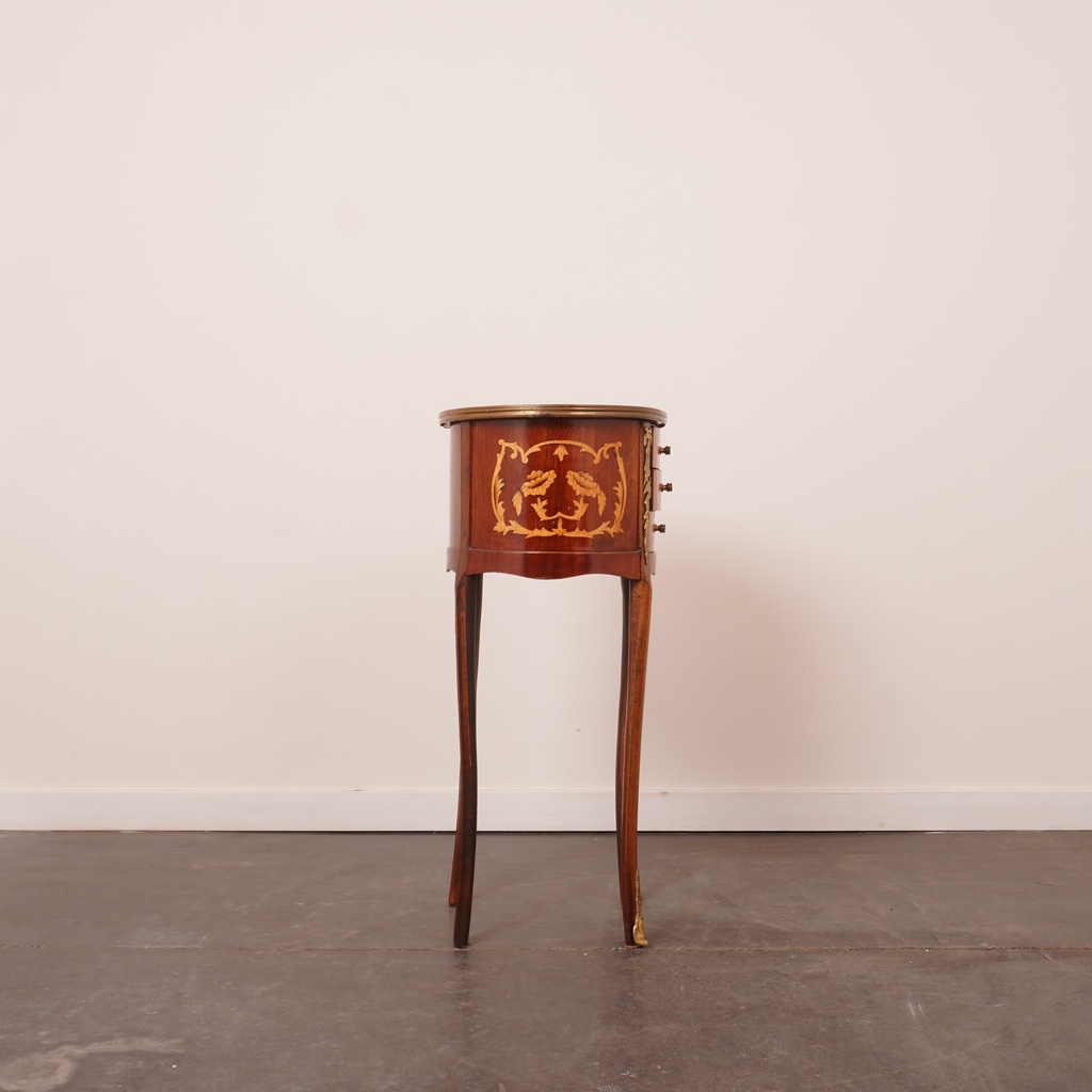 Table d'appoint/chevet style Louis XV