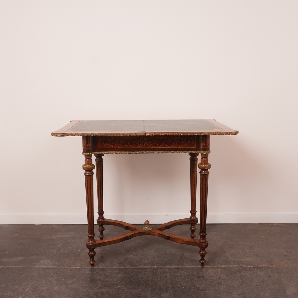 Table de jeu style Louis XVI