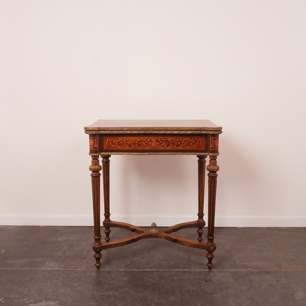 Table de jeu style Louis XVI