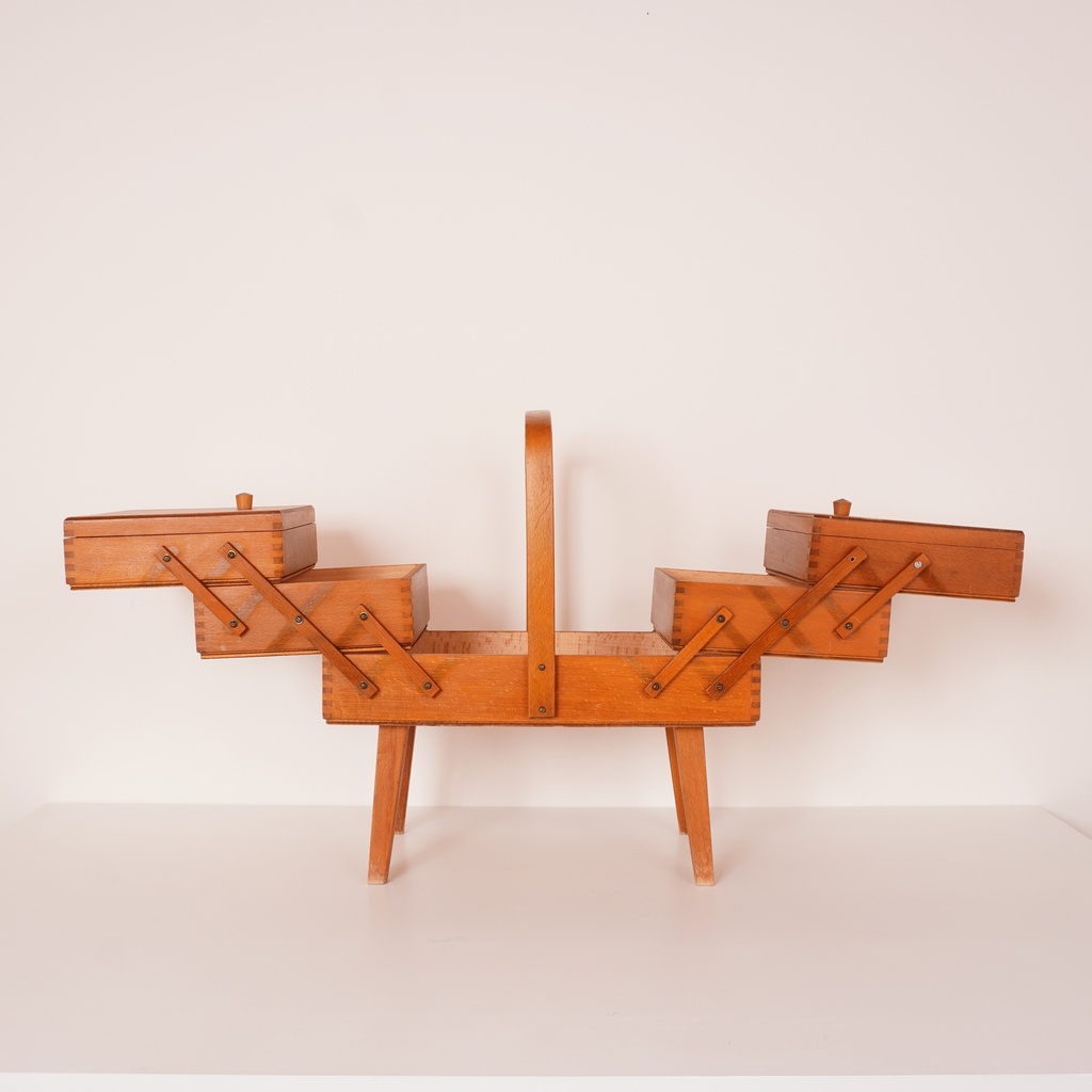 Travailleuse en bois années 60