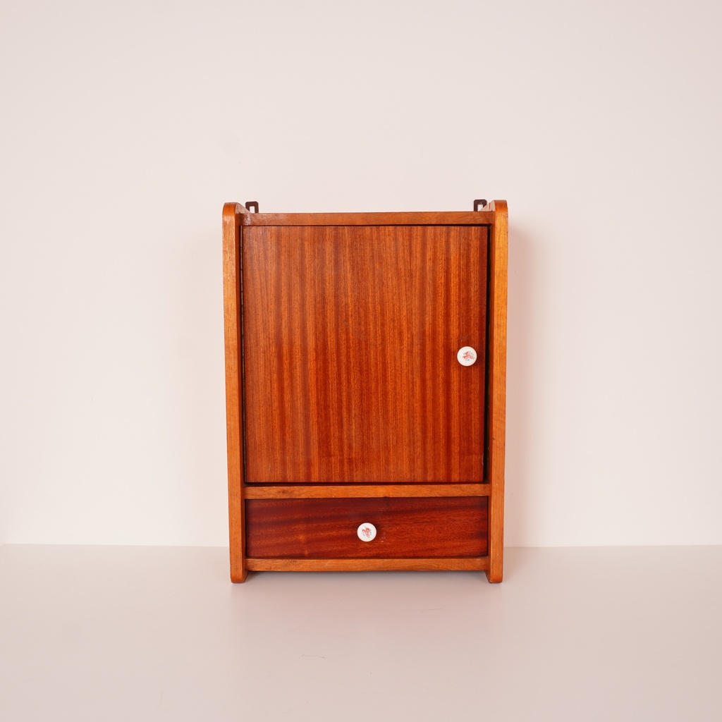 Petit meuble mural vintage